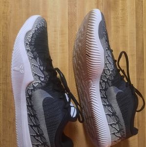 Nike,mens size 14,black and silver